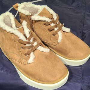 Nortdstrom Rack winter boy shoes